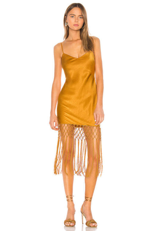 Camila Coelho X Revolve金色絲質吊帶裙@revolve $1,383.8 Camila Coelho X Revolve金色絲質吊帶裙@revolve $1,383.8