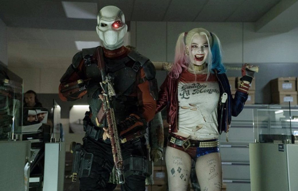 Margot Robbie於《自殺特攻 :超能暴隊》演小丑女Harley Quinn一角,緊身上衣和超短熱褲的性 Margot Robbie於《自殺特攻 :超能暴隊》演小丑女Harley Quinn一角,緊身上衣和超短熱褲的性