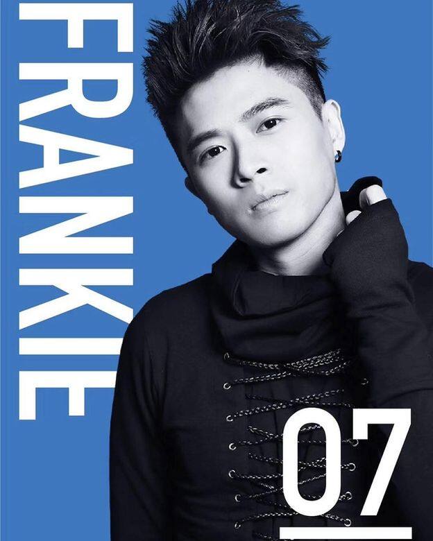 出道之前,Frankie是位舞蹈員,曾為不同明星陪舞。因為「都想試吓企喺前面」而參 出道之前,Frankie是位舞蹈員,曾為不同明星陪舞。因為「都想試吓企喺前面」而參