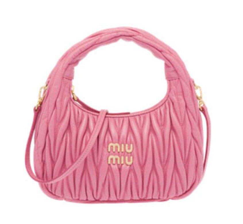Miu Miu - Miu Wander粉紅色軟皮革半月腋下包,$16,000 Miu Miu - Miu Wander粉紅色軟皮革半月腋下包,$16,000