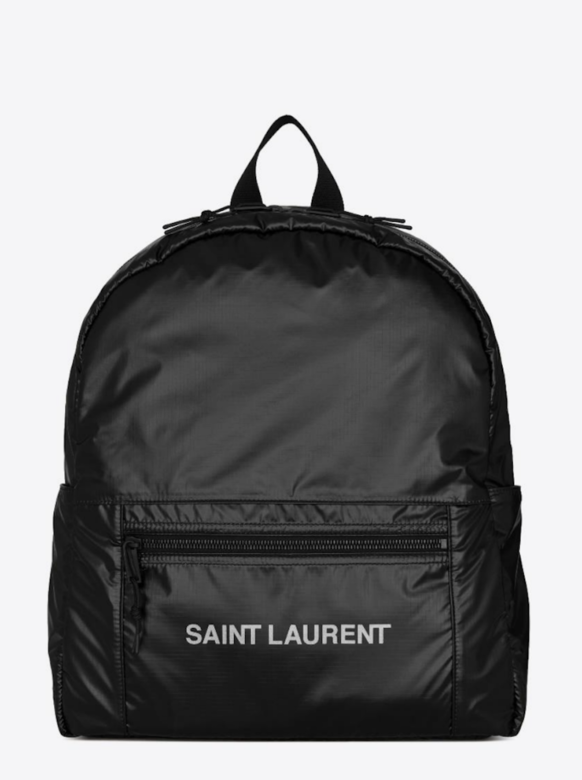 Saint Laurent 經典款 CITY 後背包的新替代選擇重,極簡風樣式搭配低調招牌品牌標 Saint Laurent 經典款 CITY 後背包的新替代選擇重,極簡風樣式搭配低調招牌品牌標