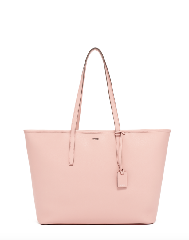 迷人的胭脂粉紅色定必令各媽媽愛不惜手!TUMI Everyday Tote 推出胭脂色季節限定 迷人的胭脂粉紅色定必令各媽媽愛不惜手!TUMI Everyday Tote 推出胭脂色季節限定