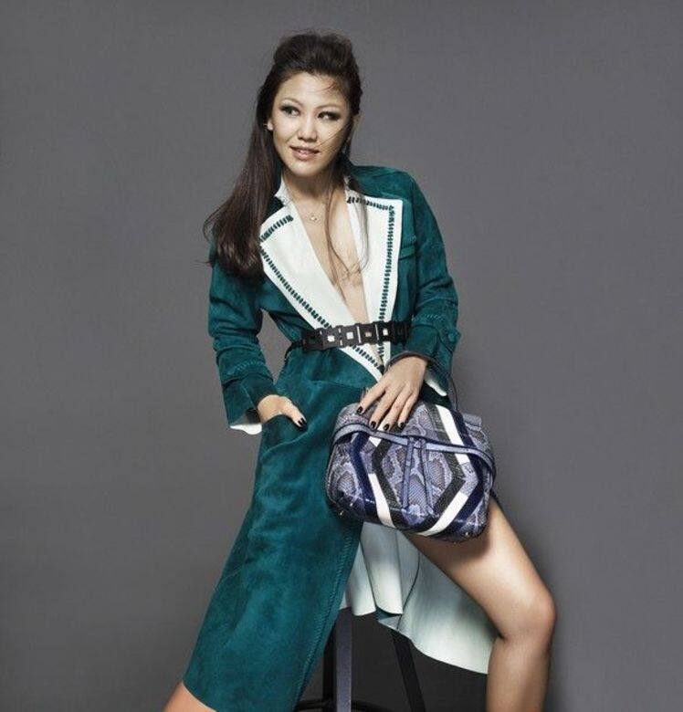 TOD'S, WAVE BAG, Charlotte Chen, Rene Chu, Anina Ho, Justine Lee, Victoria Tang, Olivia Tsang, Faye Tsui, Colleen Yu, 手袋 TOD'S, WAVE BAG, Charlotte Chen, Rene Chu, Anina Ho, Justine Lee, Victoria Tang, Olivia Tsang, Faye Tsui, Colleen Yu, 手袋