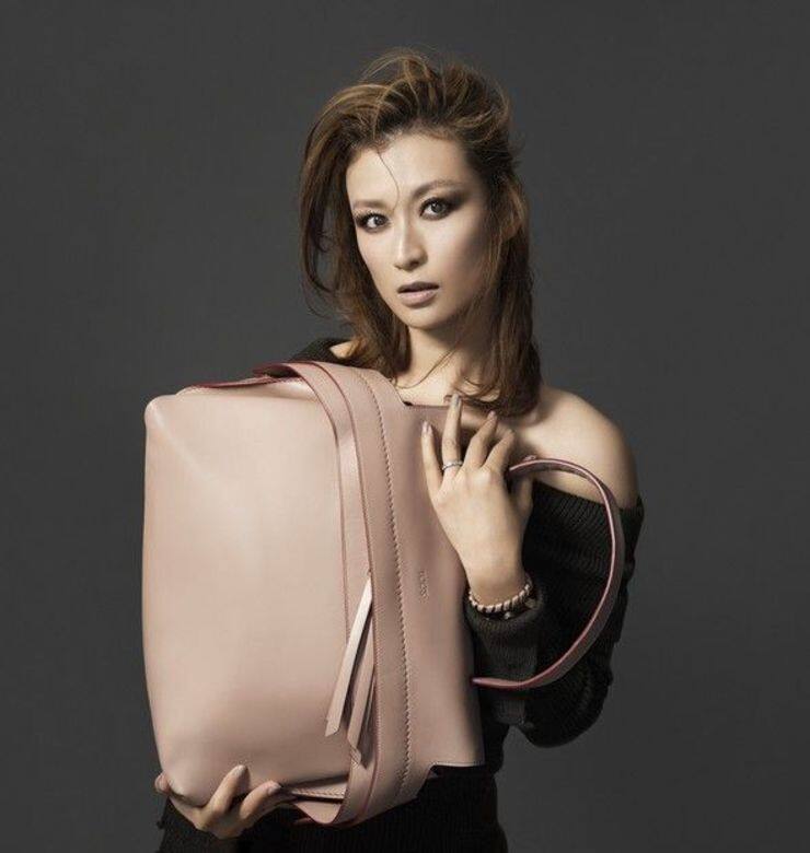 TOD'S, WAVE BAG, Charlotte Chen, Rene Chu, Anina Ho, Justine Lee, Victoria Tang, Olivia Tsang, Faye Tsui, Colleen Yu, 手袋 TOD'S, WAVE BAG, Charlotte Chen, Rene Chu, Anina Ho, Justine Lee, Victoria Tang, Olivia Tsang, Faye Tsui, Colleen Yu, 手袋