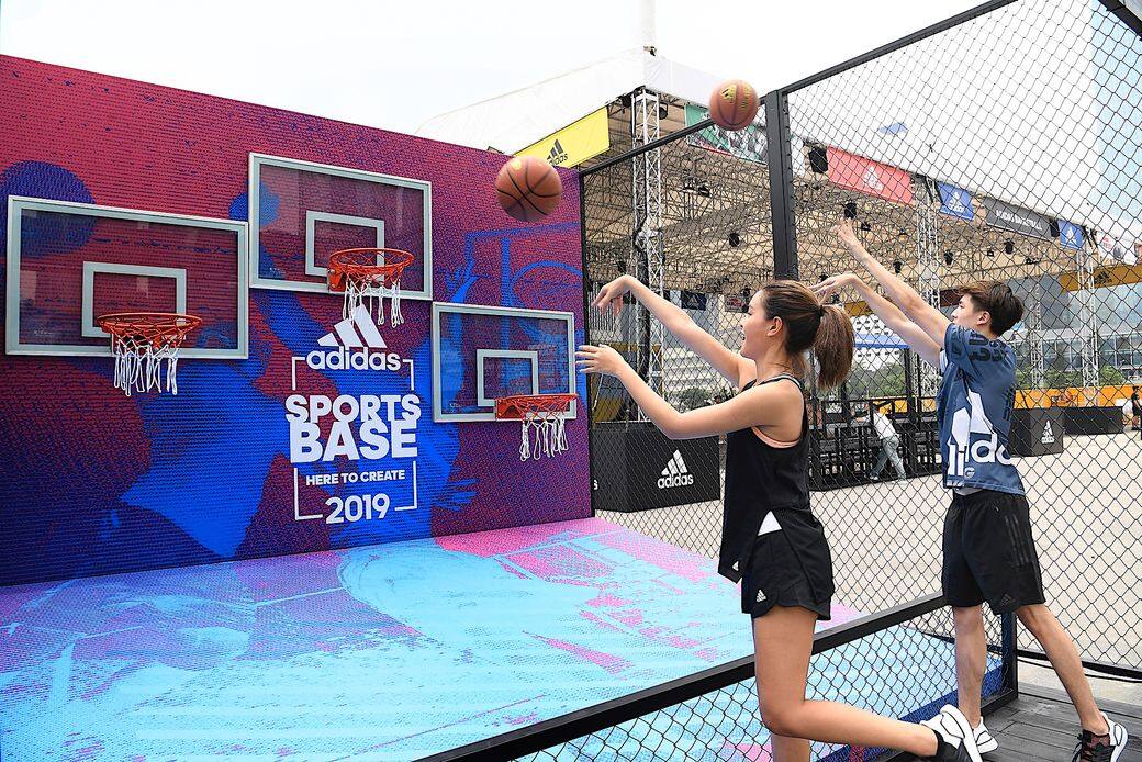 除此之外,籃球區亦設有多項籃球技術訓練和活動。「Basketball Shooting Challenge」讓Creators可以在同 除此之外,籃球區亦設有多項籃球技術訓練和活動。「Basketball Shooting Challenge」讓Creators可以在同