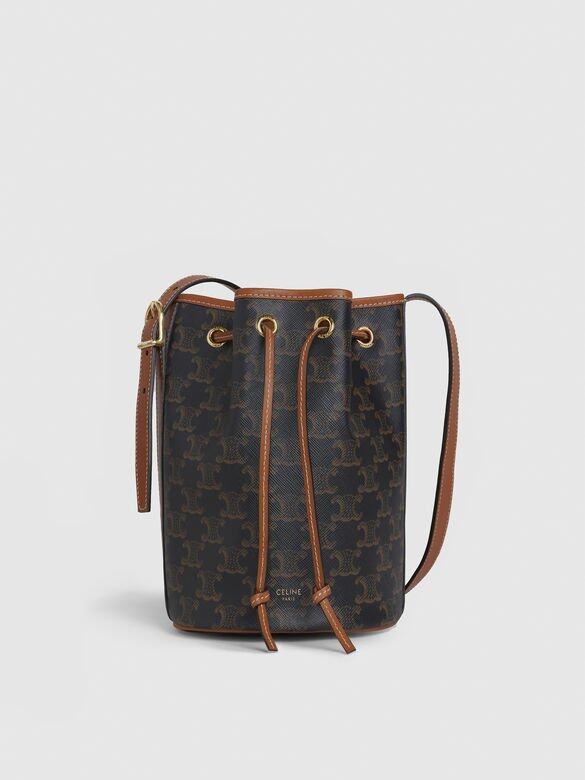 Triomphe Canvas女裝水桶袋 $8,600 Triomphe Canvas女裝水桶袋 $8,600