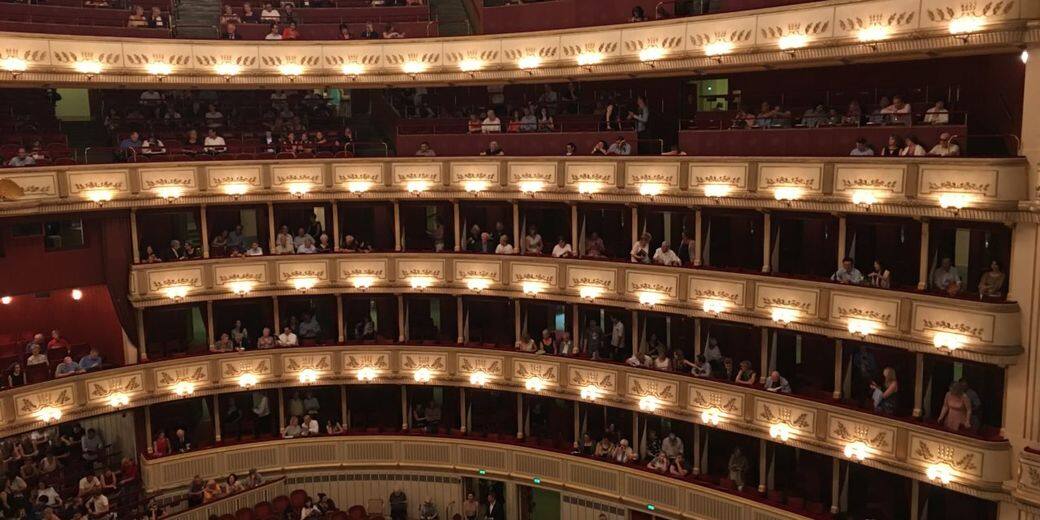 還不止,奧地利女作曲家Olga Neuwirth更於2019年12月8日,在Vienna State Opera演奏歌劇《Orlando》,無 還不止,奧地利女作曲家Olga Neuwirth更於2019年12月8日,在Vienna State Opera演奏歌劇《Orlando》,無