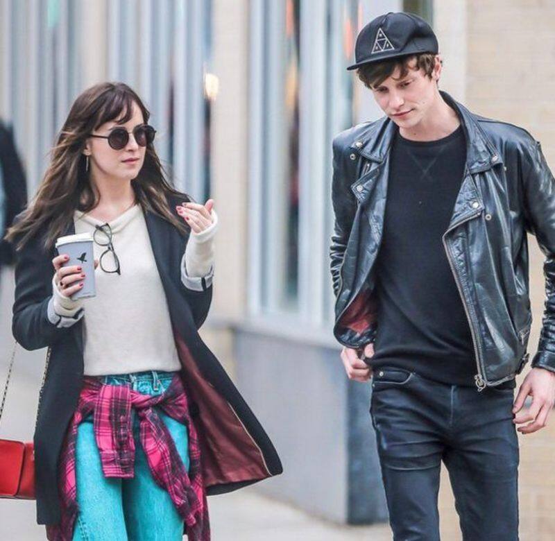 Dakota Johnson, Matthew Hitt, 情侶裝, fashion, 時裝 Dakota Johnson, Matthew Hitt, 情侶裝, fashion, 時裝