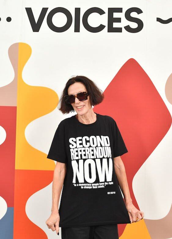 早於1989年開始Katharine Hamnett就以可持續發展為品牌的重心,著名的「No More Fashion Victims」slogan tee 早於1989年開始Katharine Hamnett就以可持續發展為品牌的重心,著名的「No More Fashion Victims」slogan tee