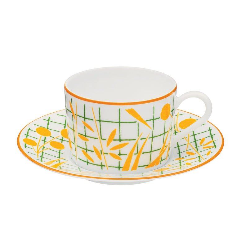 A WALK IN THE GARDEN TEA CUP IN PORCELAINA walk in the garden 瓷器茶杯 $1300 A WALK IN THE GARDEN TEA CUP IN PORCELAINA walk in the garden 瓷器茶杯 $1300