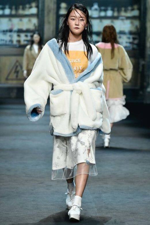 晨褸, 外套, Gentle Monster, Ktrend, Korean fashion, 韓國時裝, Perpetua Ip 晨褸, 外套, Gentle Monster, Ktrend, Korean fashion, 韓國時裝, Perpetua Ip