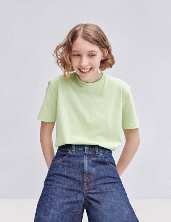 今回來到Uniqlo U的2019 秋冬系列,設計如常Lemaire過去的作風,廓形與色彩設計秉 今回來到Uniqlo U的2019 秋冬系列,設計如常Lemaire過去的作風,廓形與色彩設計秉