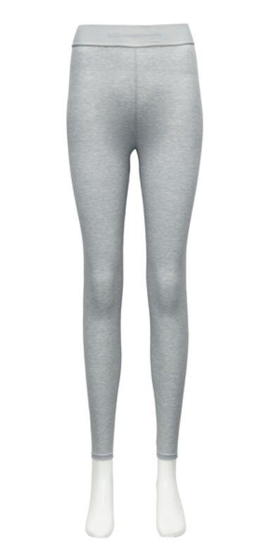 Uniqlo x Alexander Wang 2018 Heattech Ribbed系列還有leggings。$149 Uniqlo x Alexander Wang 2018 Heattech Ribbed系列還有leggings。$149