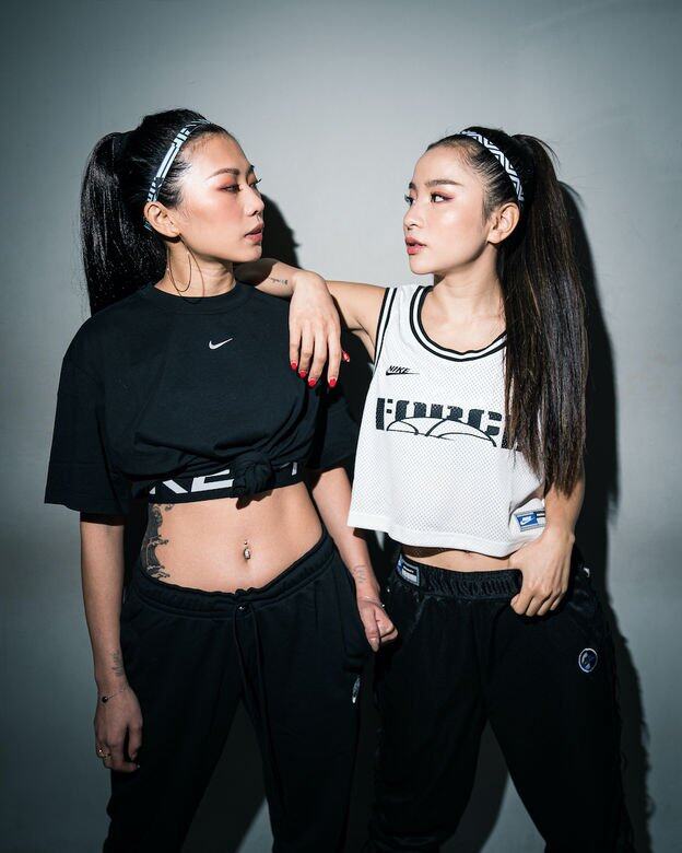 跳舞生涯的高低起跌拉近了Danie C及好姊妹Choichoi的感情,彼此的陪伴促使對 跳舞生涯的高低起跌拉近了Danie C及好姊妹Choichoi的感情,彼此的陪伴促使對