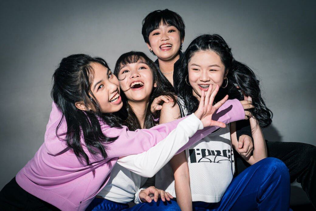 這群有着共同興趣的一班街舞新人們,從小便愛上街舞,組織了Lil Poppin’ Kids。隊 這群有着共同興趣的一班街舞新人們,從小便愛上街舞,組織了Lil Poppin’ Kids。隊