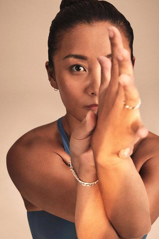 柔軟:Nike Yoga的 Infinalon面料給予人柔軟、親膚的穿著體驗。 柔軟:Nike Yoga的 Infinalon面料給予人柔軟、親膚的穿著體驗。