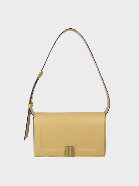 Charles & Keith Envelope手袋肩帶可隨意更換長度,低調壓紋的方型設計,配襯偏黃的桑茶 Charles & Keith Envelope手袋肩帶可隨意更換長度,低調壓紋的方型設計,配襯偏黃的桑茶