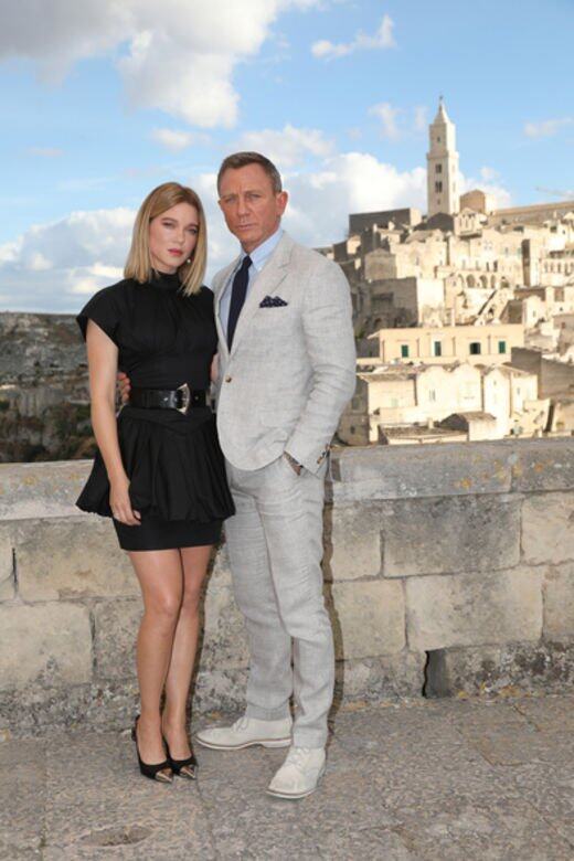 Léa Seydoux早在上一集《Spectre》與007 Daniel Craig合作過,她在戲中展現出冷豔高貴的法式 Léa Seydoux早在上一集《Spectre》與007 Daniel Craig合作過,她在戲中展現出冷豔高貴的法式