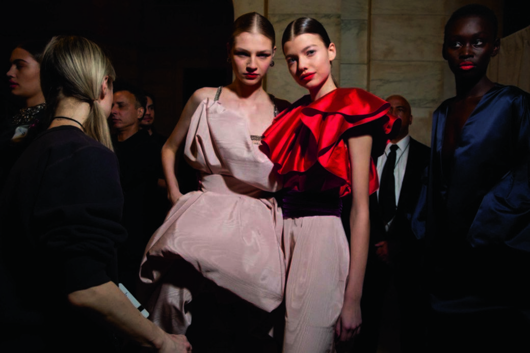 ELLE:兩位都曾在Oscar de la Renta 手下工作,從他身上學習到最重要的事情是甚麼 ELLE:兩位都曾在Oscar de la Renta 手下工作,從他身上學習到最重要的事情是甚麼