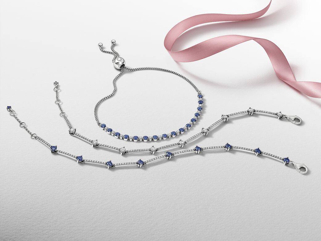 璀璨密鑲飾條手鏈（銀/藍）$899 璀璨密鑲飾條手鏈（玫瑰金）$1,299
