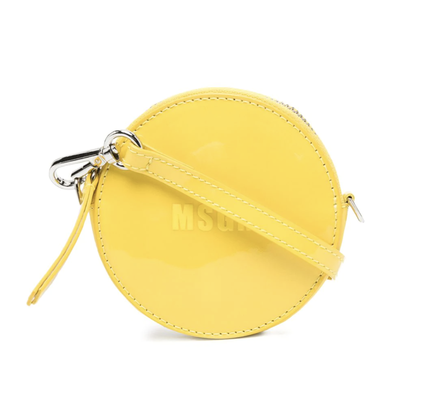 MSGM這款圓形斜揹袋設計簡約，亮黃色調足以成為手袋亮點，可拆卸的肩帶