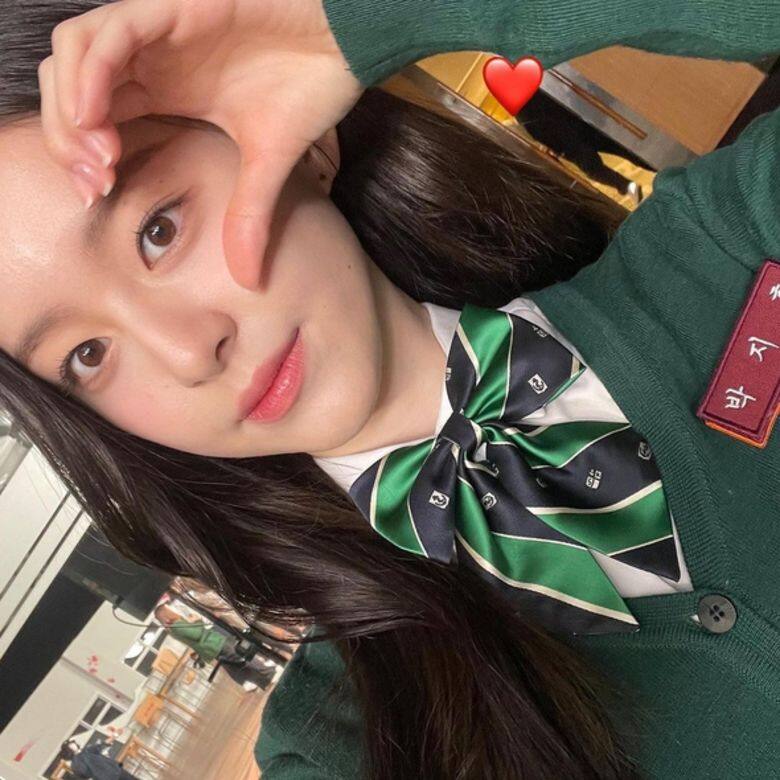 女主角南溫召由19歲的朴持厚飾演,是全劇中年紀最小的一員,但年紀輕 女主角南溫召由19歲的朴持厚飾演,是全劇中年紀最小的一員,但年紀輕