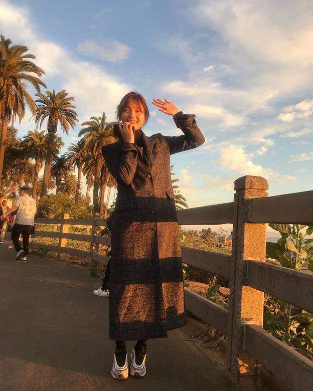 私底下的朴素淡一樣走簡約路線,擅長以簡單的時裝單品混搭造型。 私底下的朴素淡一樣走簡約路線,擅長以簡單的時裝單品混搭造型。