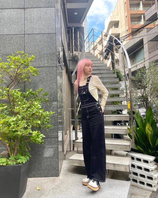 別以為Pink Beige莓果粉紅髮色只可穿搭型格服飾,像這位日本女生以米色樽 別以為Pink Beige莓果粉紅髮色只可穿搭型格服飾,像這位日本女生以米色樽