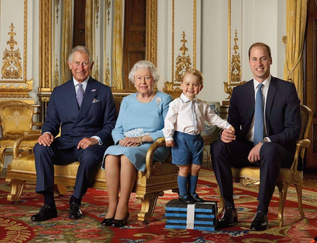 人們普遍認為藍色代表了信任、責任、誠實和忠誠。藍色對於英國王室來說