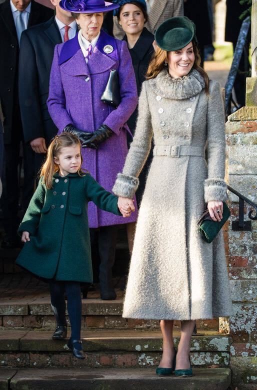 2019年12月25日，喬治小王子和夏洛特公主參加聖誕節彌撒。