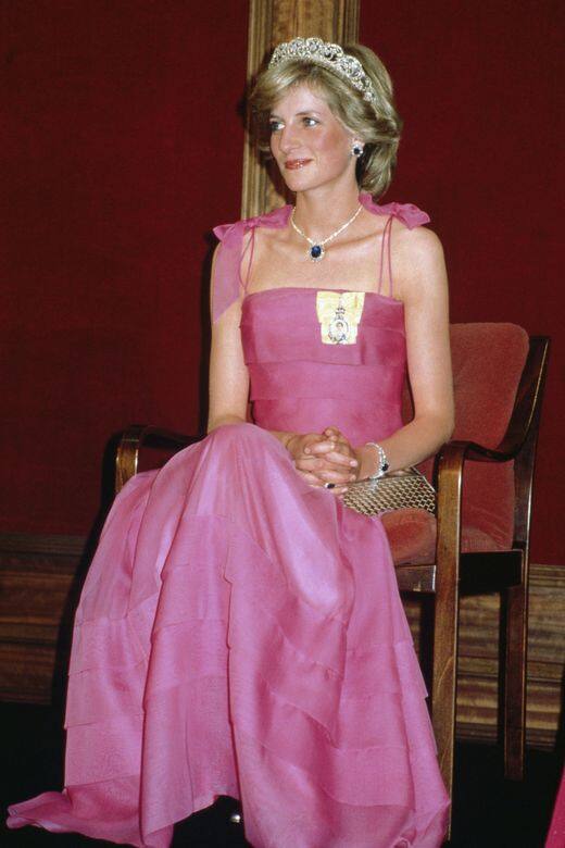 穿粉紅色衣服的王妃不是甚麼革命性的風格，但這件衣服進一步鞏固了