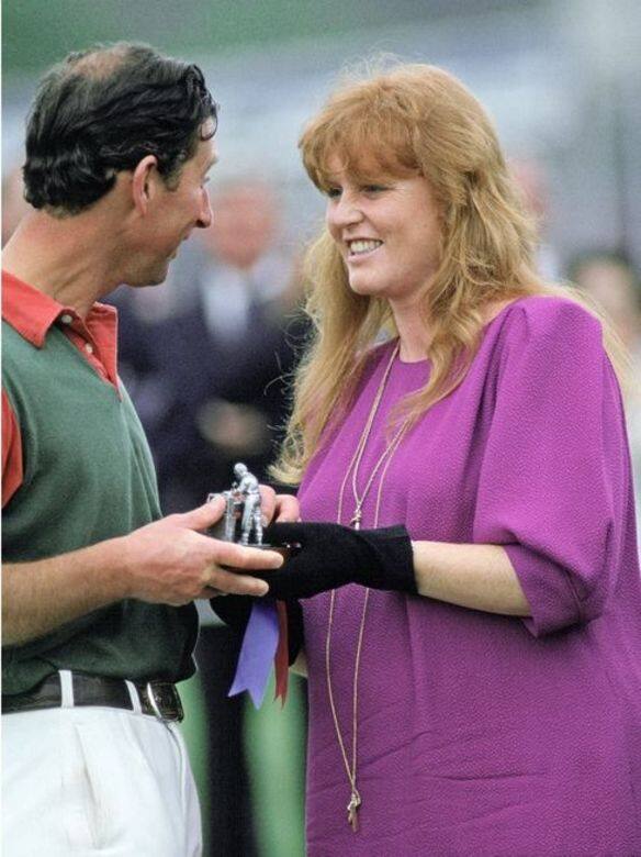 戴安娜王妃的弟婦Sarah Ferguson,即後來的約克公爵夫人,懷着貝翠絲公主(Princess Beatrice)時 戴安娜王妃的弟婦Sarah Ferguson,即後來的約克公爵夫人,懷着貝翠絲公主(Princess Beatrice)時