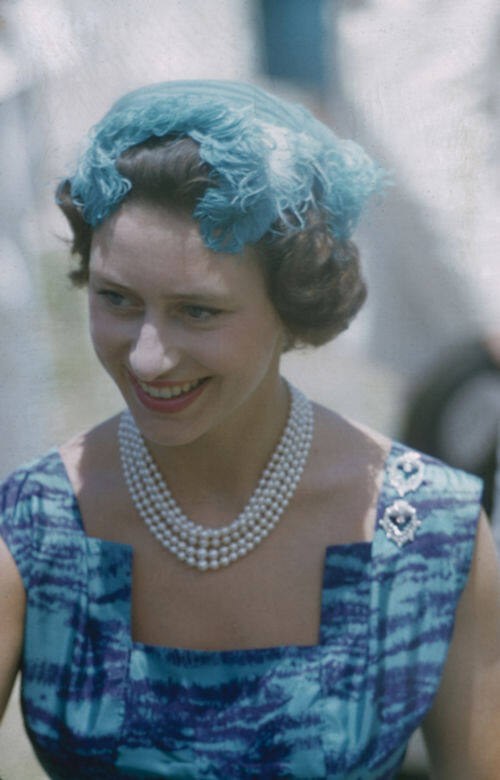 Princess Margaret形象百變，唯獨對某件飾物的鍾愛始終如一，就是多行珍珠頸鏈，一年