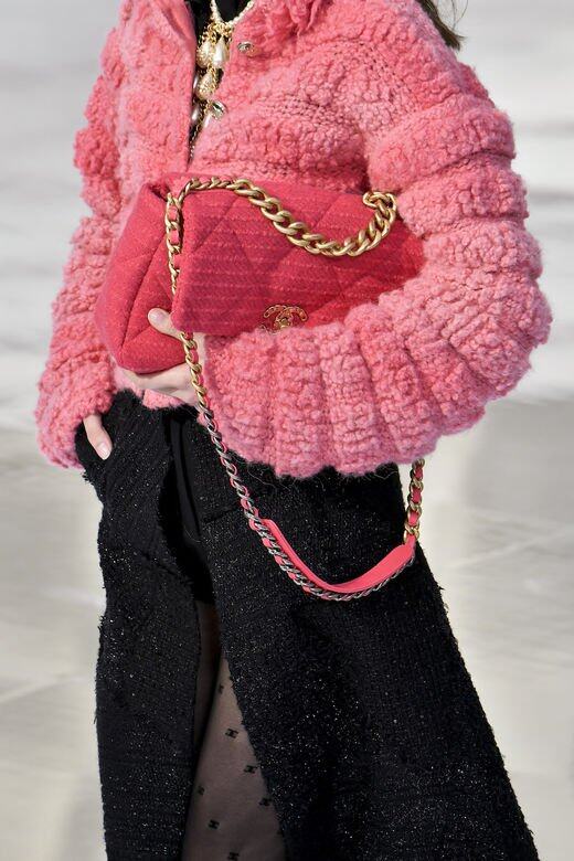 Style Theory提及Chanel時,指品牌在新加坡及香港皆很受歡迎。今年5月份Chanel宣佈加 Style Theory提及Chanel時,指品牌在新加坡及香港皆很受歡迎。今年5月份Chanel宣佈加