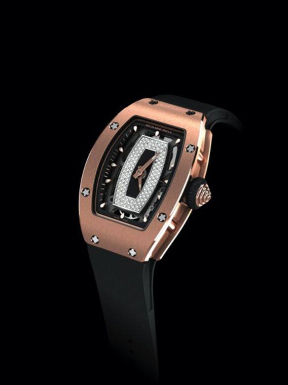 Richard Mille RM 07-01 紅金女裝錶殼腕錶採用高鏤空設計,而可變幾何自動錶盤的 Richard Mille RM 07-01 紅金女裝錶殼腕錶採用高鏤空設計,而可變幾何自動錶盤的