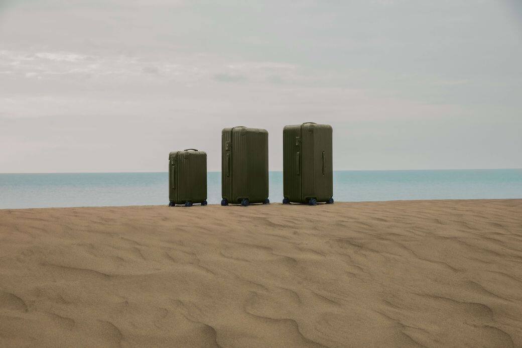 由Manbo Key掌鏡的宣傳照片從海市蜃樓的概念取材，令作品遊走於現實與超