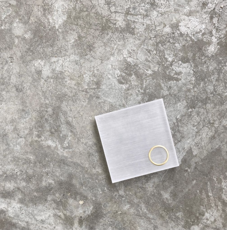 成立於2014年的Obellery,品牌名字由「object」及「jewellery」兩字所合成,品牌相信首飾是一種文 成立於2014年的Obellery,品牌名字由「object」及「jewellery」兩字所合成,品牌相信首飾是一種文