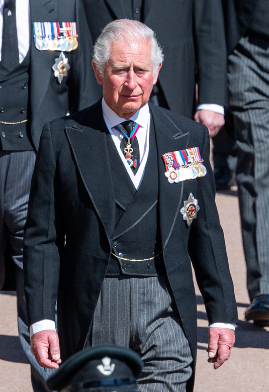 王室一向遵循非常嚴格的衣着要求，遵守衣着也等如「忠誠」的象徵。CCN表示