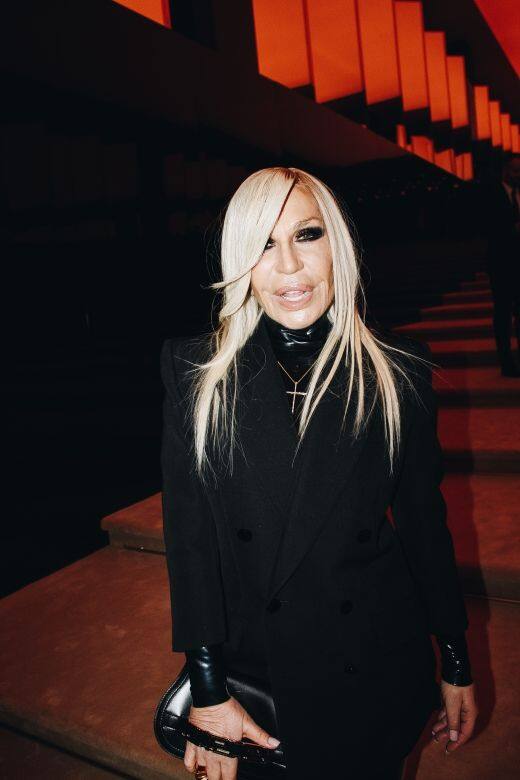 Donatella Versace出席Saint Laurent 2022秋冬時裝展