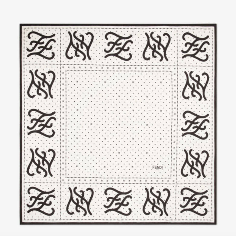 黑白色的波點絲巾，四邊印上FF Karligraphy logo，低調優雅，用作頭巾可顯出復古氣質