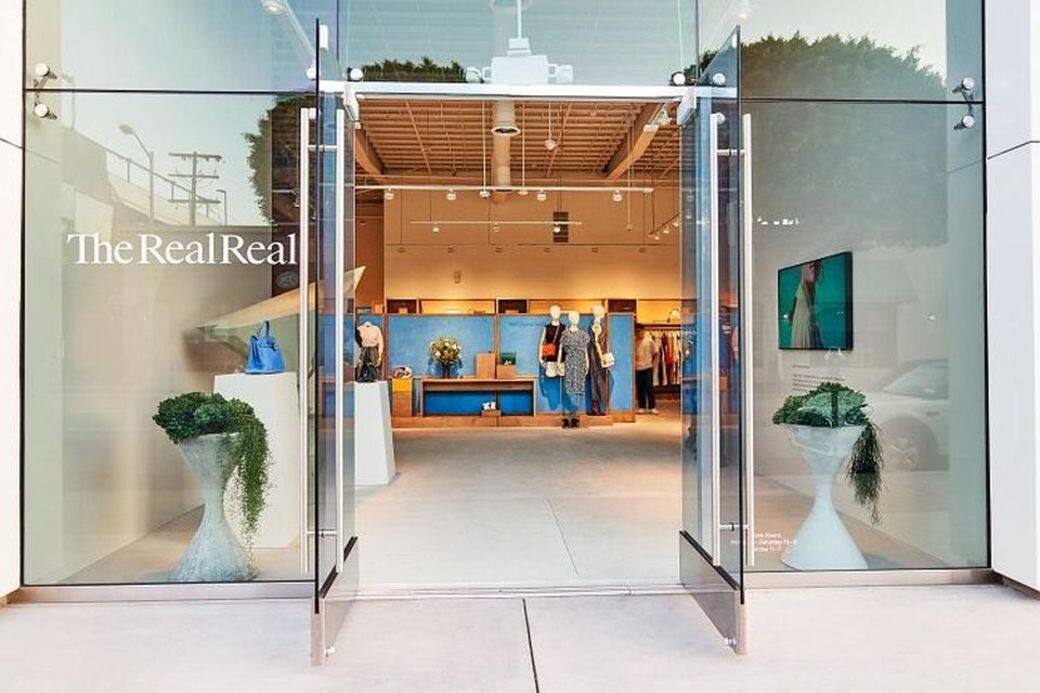 除了Vestiaire Collective,還有同樣來自美國的二手奢侈品牌網店The Real Real也來分一杯羹 除了Vestiaire Collective,還有同樣來自美國的二手奢侈品牌網店The Real Real也來分一杯羹