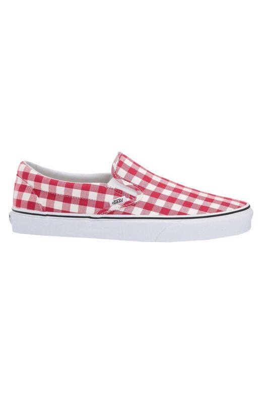 Vans 的經典Slip On配上紅白格仔圖案,喚起夏日野餐的美好時光。 Vans 的經典Slip On配上紅白格仔圖案,喚起夏日野餐的美好時光。