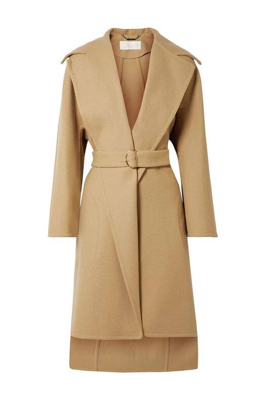 ChloéBelted wool camel coat - £2,615（約港幣$26,150）