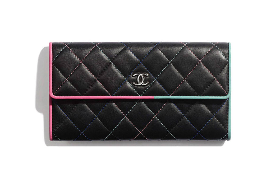 1. Chanel 黑色彩線Flap Wallet $8,700 1. Chanel 黑色彩線Flap Wallet $8,700