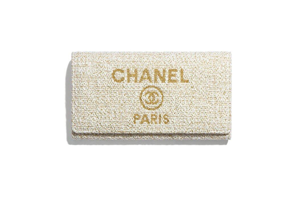 2. Chanel 帆布Flap Wallet $6,500 2. Chanel 帆布Flap Wallet $6,500