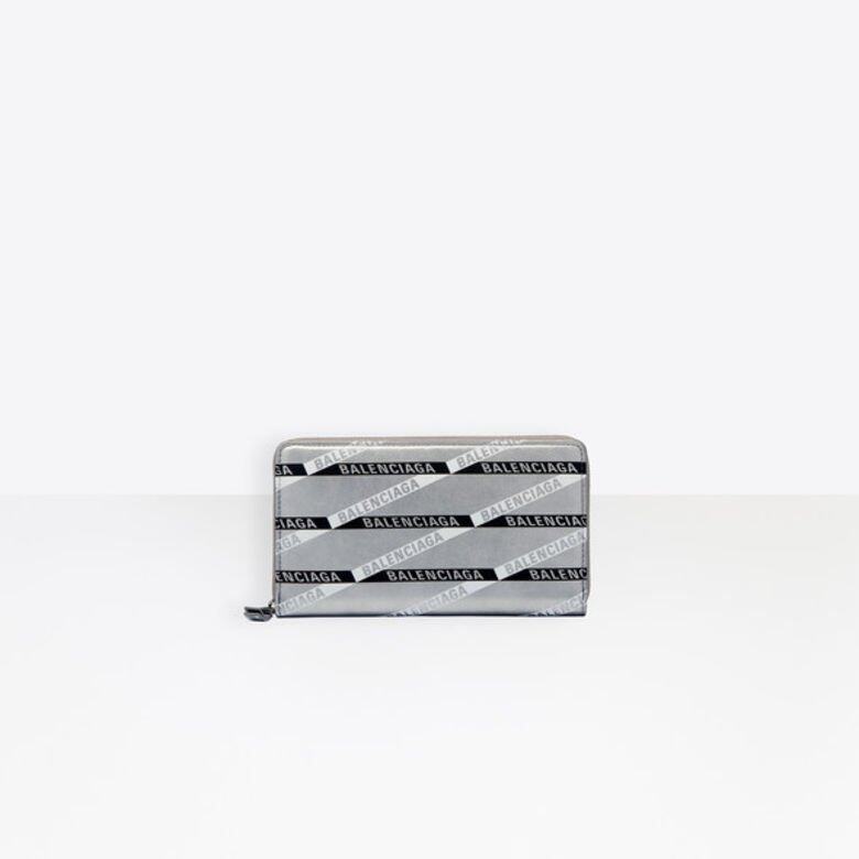 8 Balenciaga 銀色Monogram長銀包 $5,600 8 Balenciaga 銀色Monogram長銀包 $5,600