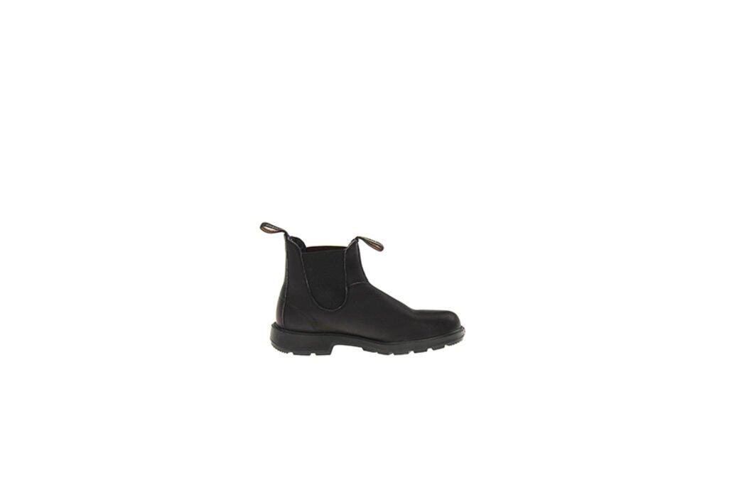 Blundstone US$160 HKD~1248.34黑色防水短靴這款短靴可以處理幾英寸厚的雪。