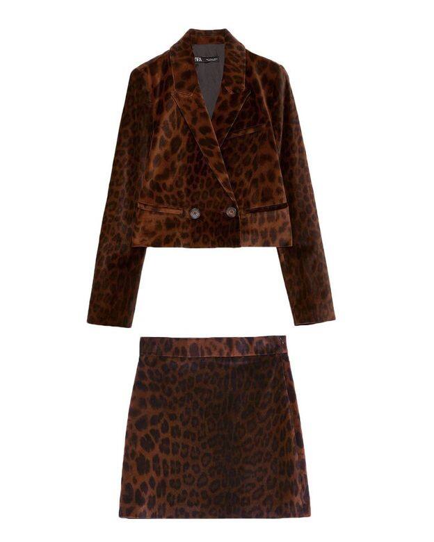 Zara動物紋天鵝絨西裝外套£69.99 (約港幣$700)動物紋天鵝絨迷你裙£25.99 (約港