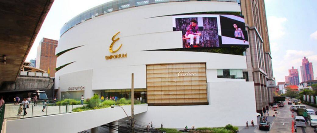 The Emporium的白色裝潢走貴婦路線，分為Emporium Department Store和Emporium Shopping Complex兩區，包羅服飾、美食等。