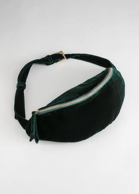 Velvet zippered beltbag